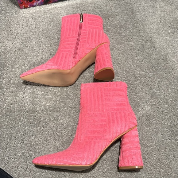 Pink booties - Picture 4 of 9